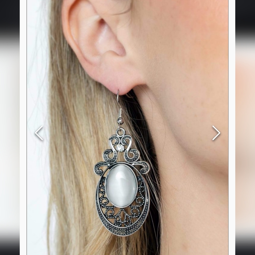 Garden Gondola Ride Earrings NWT Silver Cats Eye - Picture 2 of 4